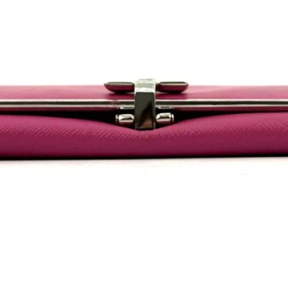 Salvatore Ferragamo Gancini Pink Leather Wallet 🩷🩷Final
Price! - Picture 6 of 15